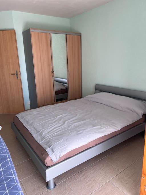 Вилла Beautiful House With Free Parking On Premise Utzenstorf Экстерьер фото